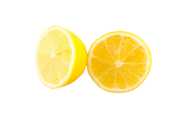 Eine Aufgeschnittene Zitrone hat viel Vitamn C